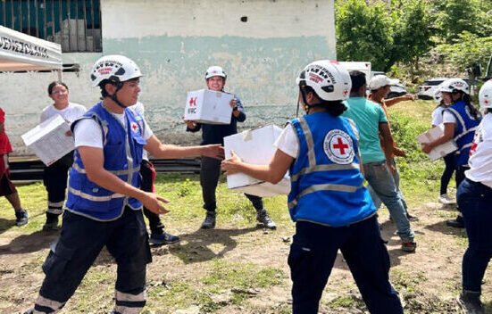 voluntarios de la cruz roja